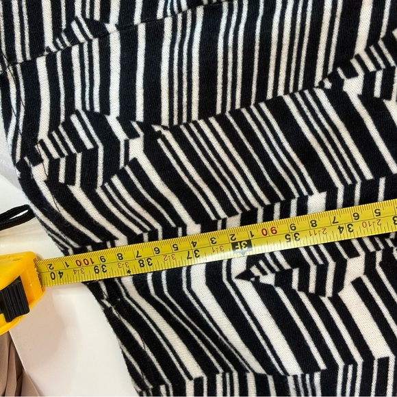 I’m in Love with Derek Women’s Black & White Large Dress! - Picture 9 of 11